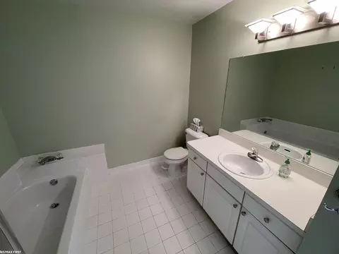 50147 Sebring, Macomb, MI 48044 photo 16