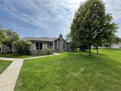50147 Sebring, Macomb, MI 48044