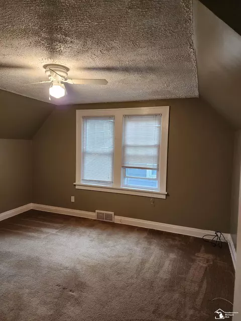 114 E Grv, Monroe, MI 48162 photo 10
