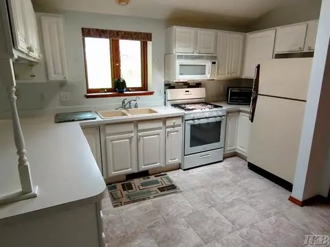 1562 Dormie, Gladwin, MI 48624 photo 4