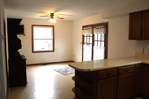 930 Wolverine, Monroe, MI 48161 photo 2