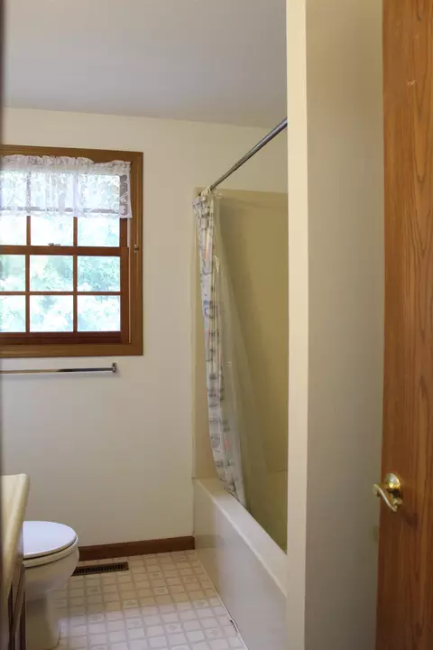 930 Wolverine, Monroe, MI 48161 photo 16