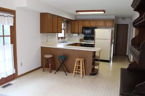 930 Wolverine, Monroe, MI 48161 photo 3