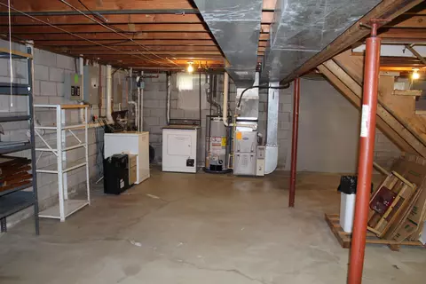 930 Wolverine, Monroe, MI 48161 photo 17