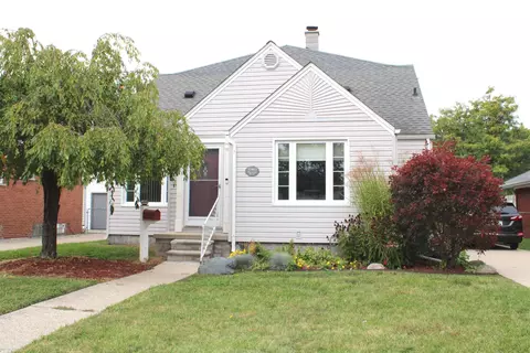 22813 Raymond, Saint Clair Shores, MI 48082