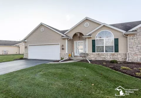 3039 Pebble Creek Ln, Lambertville, MI 48144