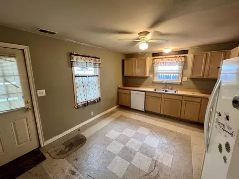 8677 Maxwell, Warren, MI 48089 photo 4