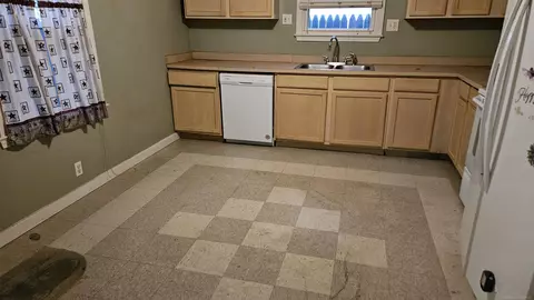8677 Maxwell, Warren, MI 48089 photo 3