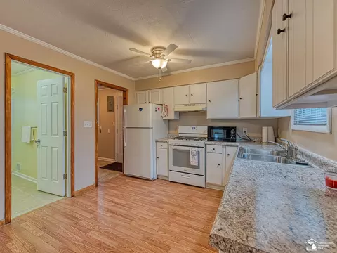 607 Railroad, Monroe, MI 48161 photo 3