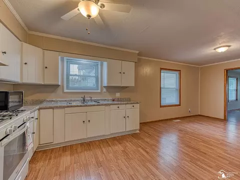 607 Railroad, Monroe, MI 48161 photo 4