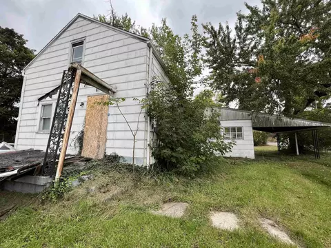 1030 E Maple, Grand Blanc, MI 48507 photo 2