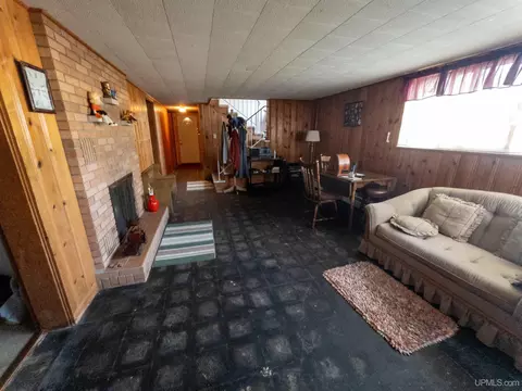 218 E Varnum, Munising, MI 49862 photo 17