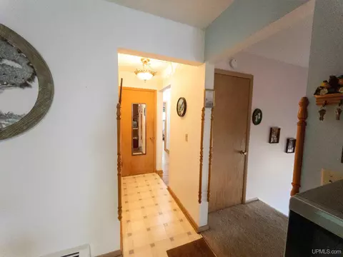 218 E Varnum, Munising, MI 49862 photo 9