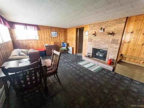 218 E Varnum, Munising, MI 49862 photo 18