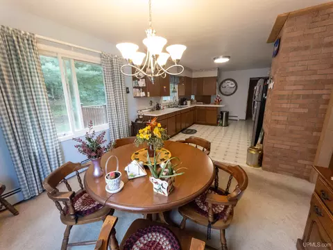 218 E Varnum, Munising, MI 49862 photo 5