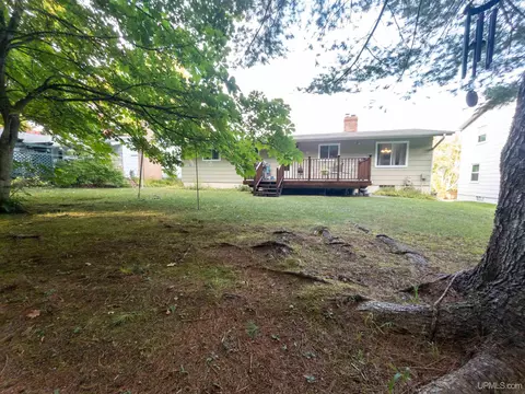 218 E Varnum, Munising, MI 49862 photo 16