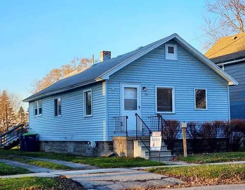 711 Woodside, Bay City, MI 48708