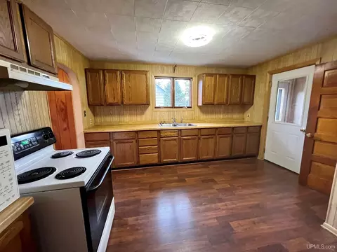 9 Baker, Caspian, MI 49915 photo 3