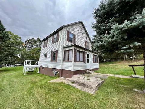 9 Baker, Caspian, MI 49915