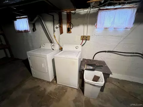 9 Baker, Caspian, MI 49915 photo 20