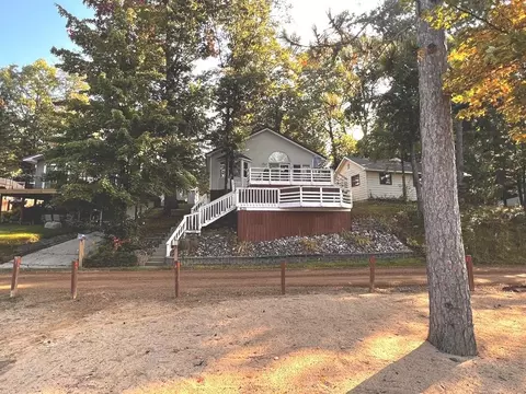 671 E Long Lk, Harrison, MI 48625