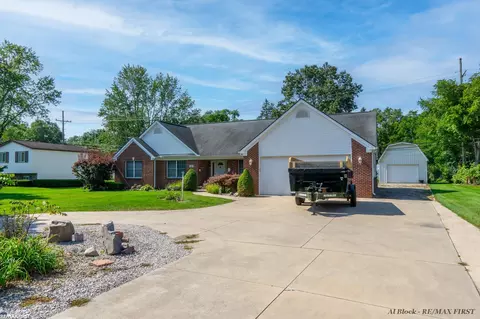 5317 Clintonville, Clarkston, MI 48346