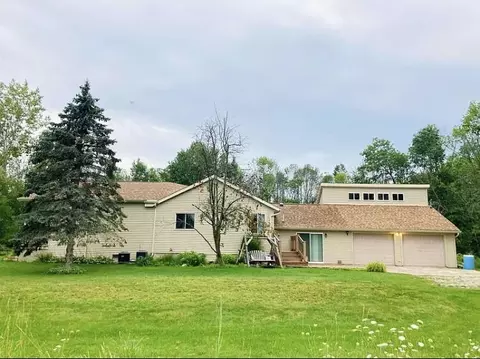 3170 E Whitefeather, Pinconning, MI 48650