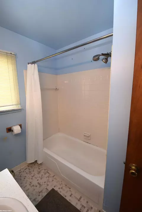 902 Liberty, Algonac, MI 48001 photo 22