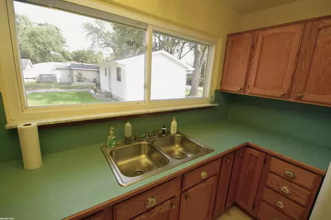 902 Liberty, Algonac, MI 48001 photo 11