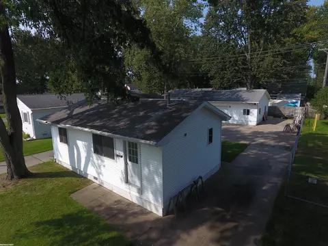 705 State, Algonac, MI 48001 photo 4