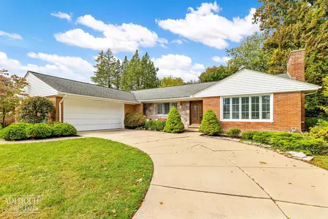 442 Barclay, Grosse Pointe Farms, MI 48236