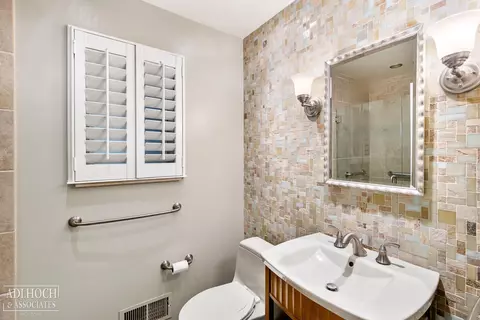 442 Barclay, Grosse Pointe Farms, MI 48236 photo 21