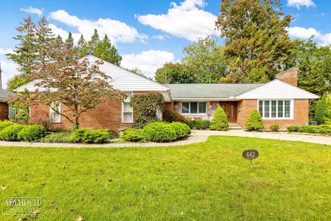 442 Barclay, Grosse Pointe Farms, MI 48236 photo 2