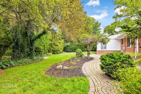 442 Barclay, Grosse Pointe Farms, MI 48236 photo 27
