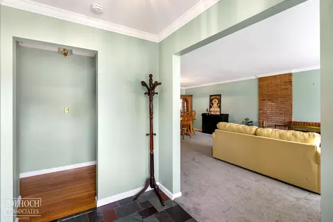442 Barclay, Grosse Pointe Farms, MI 48236 photo 3