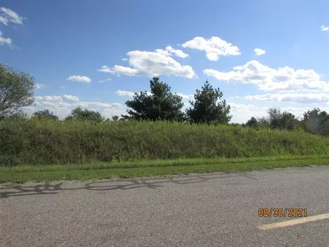 309 Track Iron, Gladwin, MI 48624 photo 2