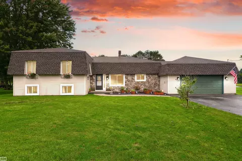 74225 Memphis Rdg, Richmond, MI 48062