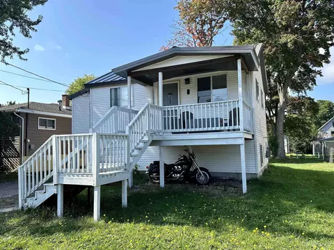 1805 Longyear, Marquette, MI 49855