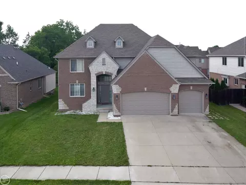 45921 Andrew, Macomb, MI 48044 photo 2