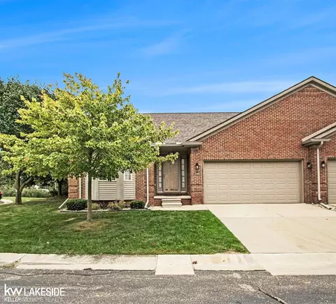 50498 Kayla, New Baltimore, MI 48047