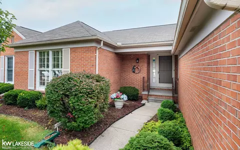 18809 W Woods #58, Clinton Township, MI 48036