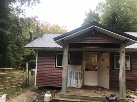 1048 D Rd, Bark River, MI 49807