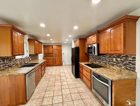 3640 Lakeview, Monroe, MI 48162 photo 7