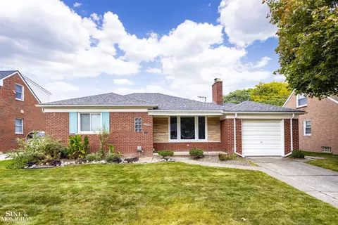 22029 Benjamin, Saint Clair Shores, MI 48081