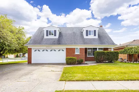 21124 Bayside, Saint Clair Shores, MI 48081