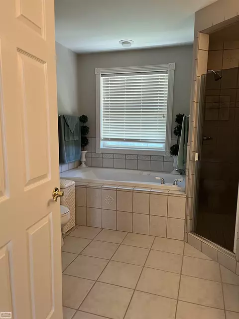 1205 Yule, Leonard, MI 48367 photo 29