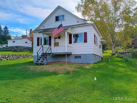 203 2nd Ave, Bessemer, MI 49911