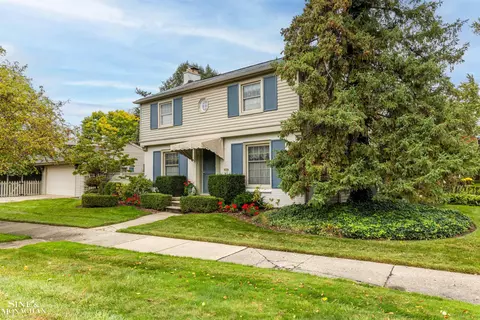 237 Chalfonte, Grosse Pointe Farms, MI 48236