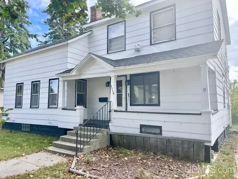 1115 S 2nd, Escanaba, MI 49829