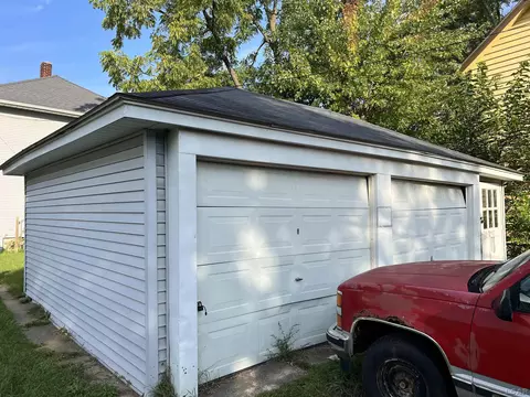 1119 First, Jackson, MI 49203 photo 5
